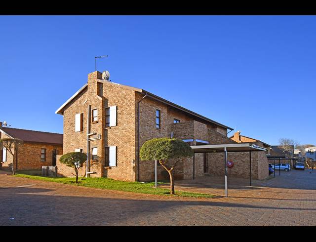 2 BEDROOM APARTMENT FOR SALE IN NORTH RIDING AH